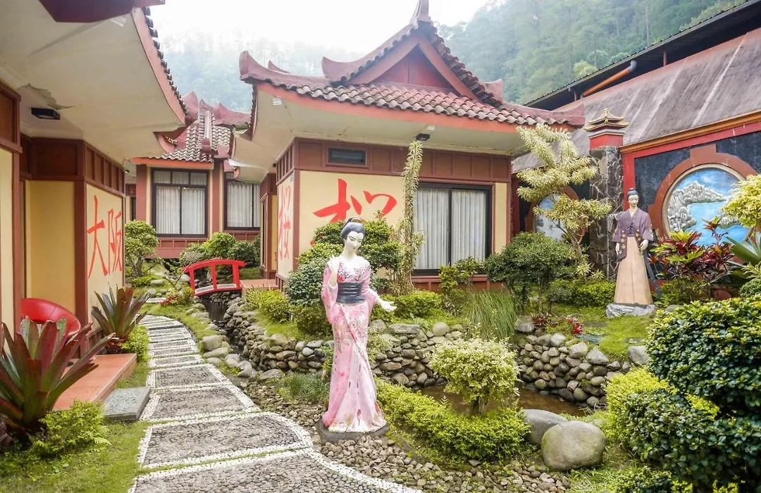 Reddoorz Resort @ Tawangmangu-1